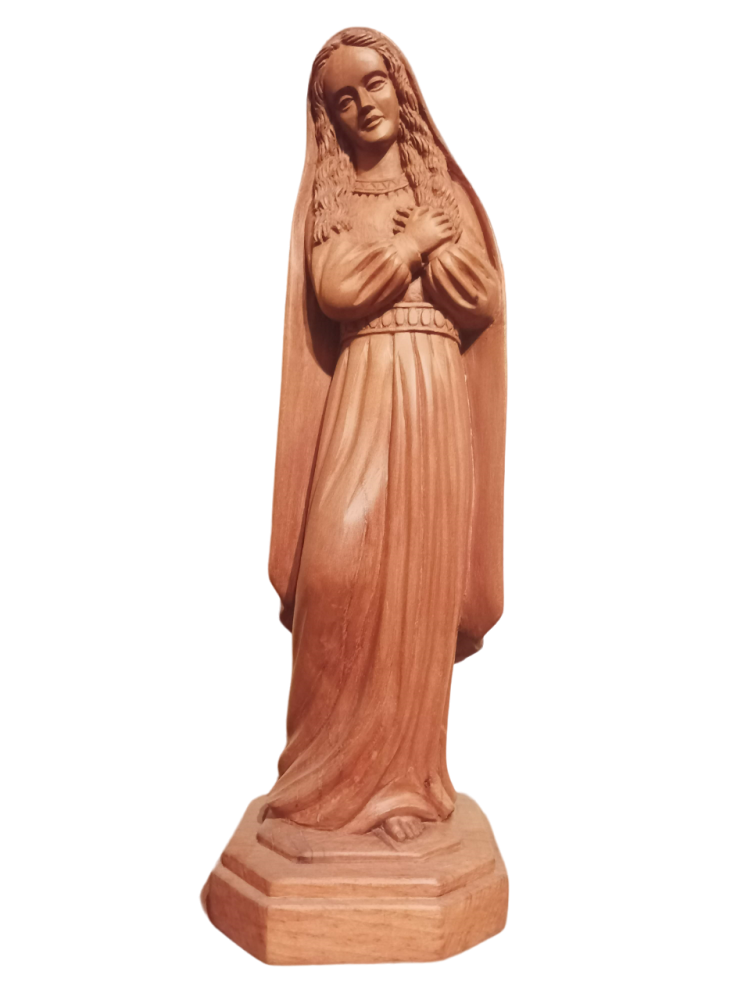 Virgen esperanzada
Madera: Nogal
Tamaño: 46 cm